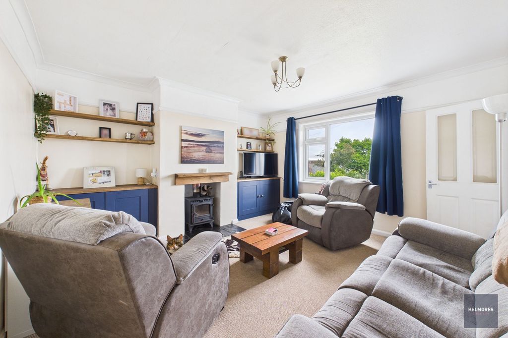 Property photo 3 of 17