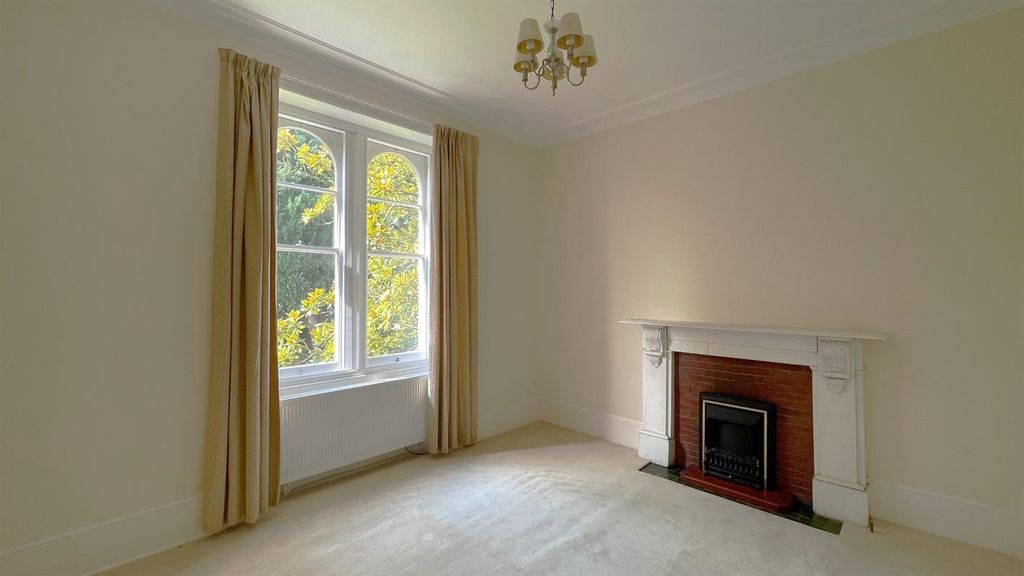 Property photo 2 of 12 Photo