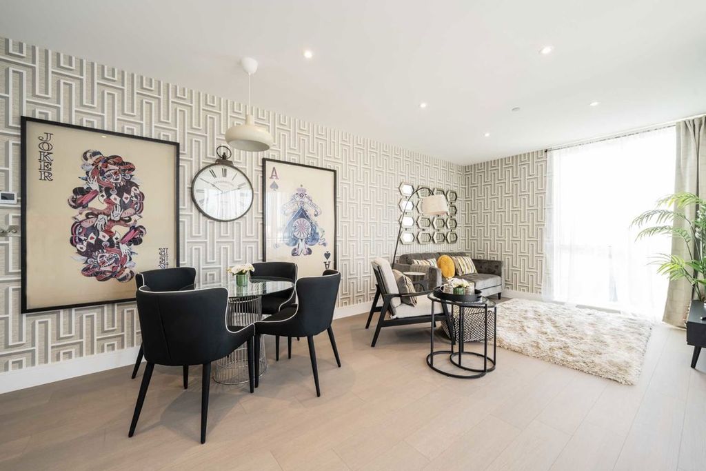 Property photo 1 of 5