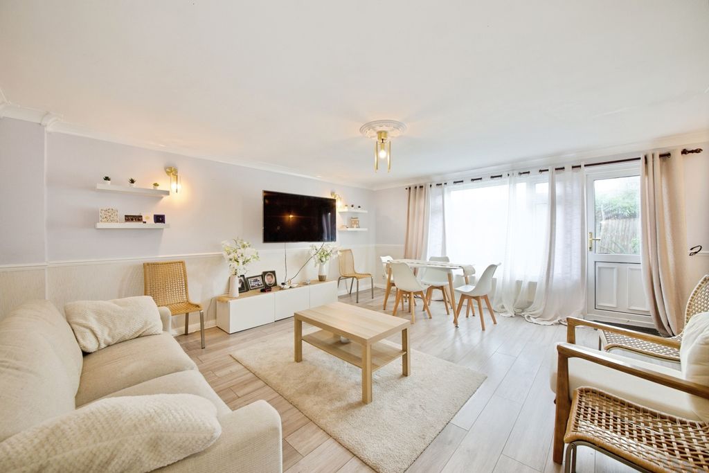 Property photo 1 of 14 Pbox-Img.Jpg
