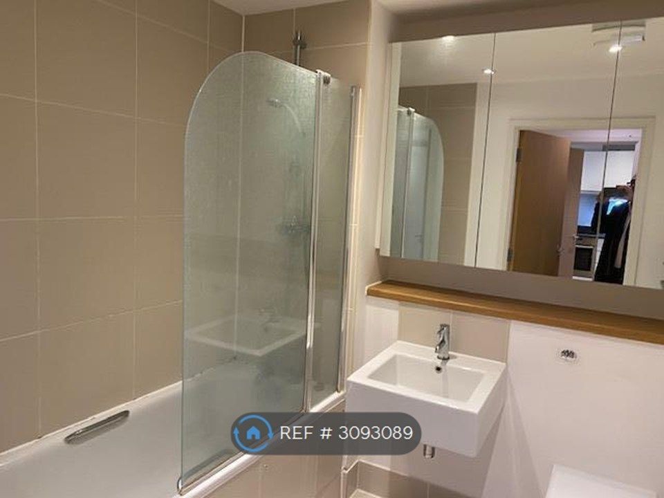 Property photo 3 of 7 Bathroom