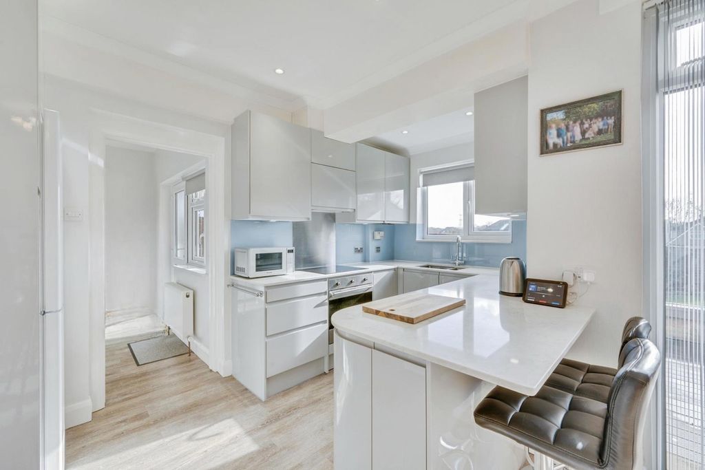 Property photo 2 of 16 Kitchen