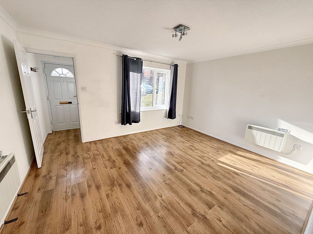 Property photo 2 of 8