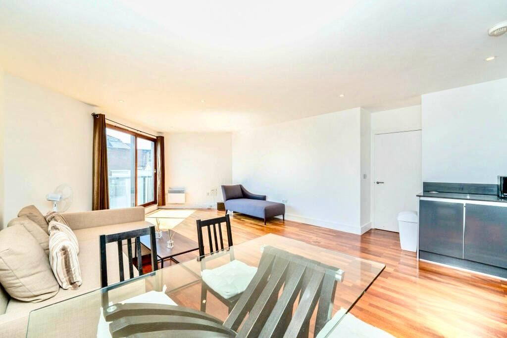 Property photo 2 of 8 1