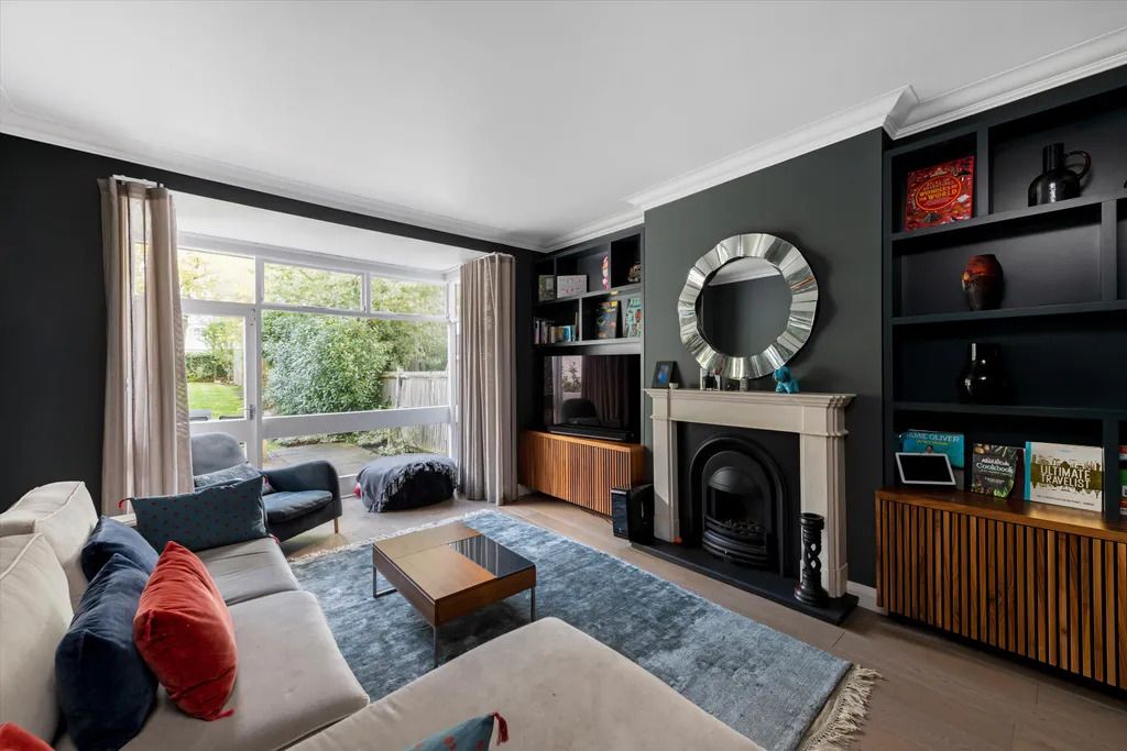 Property photo 1 of 8