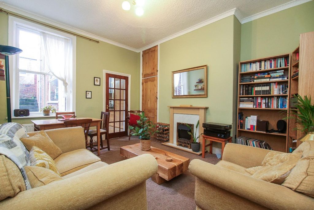 Property photo 2 of 7 Living Room