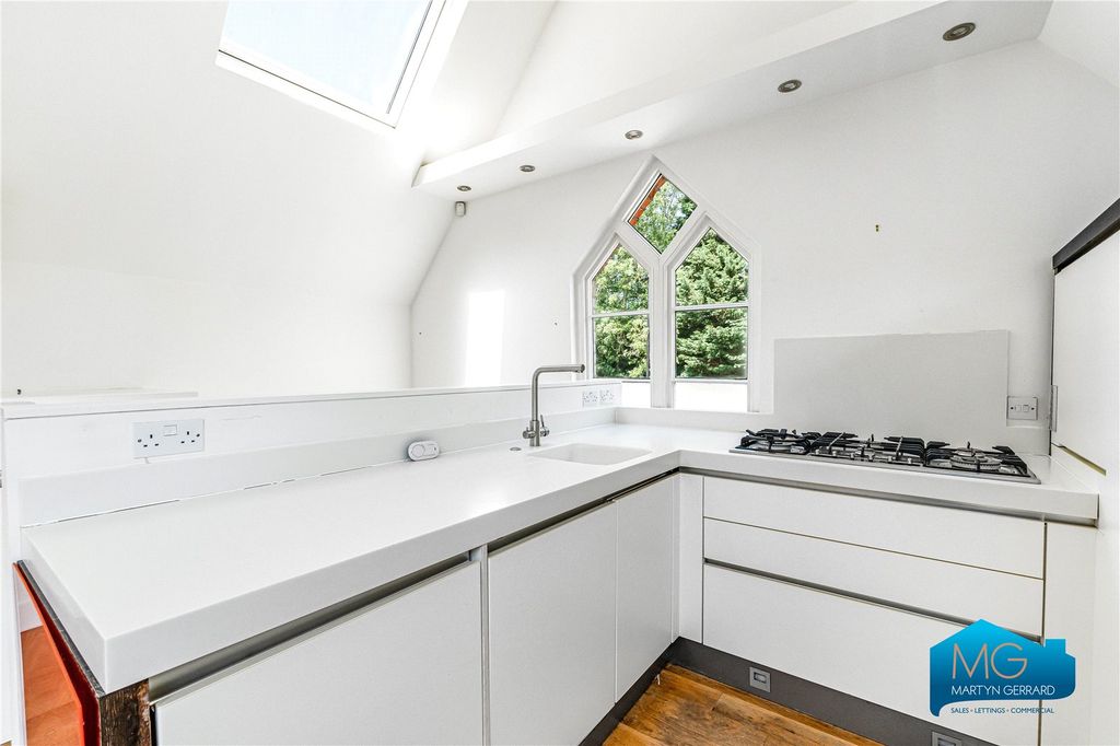 Property photo 2 of 18 Picture No. 04