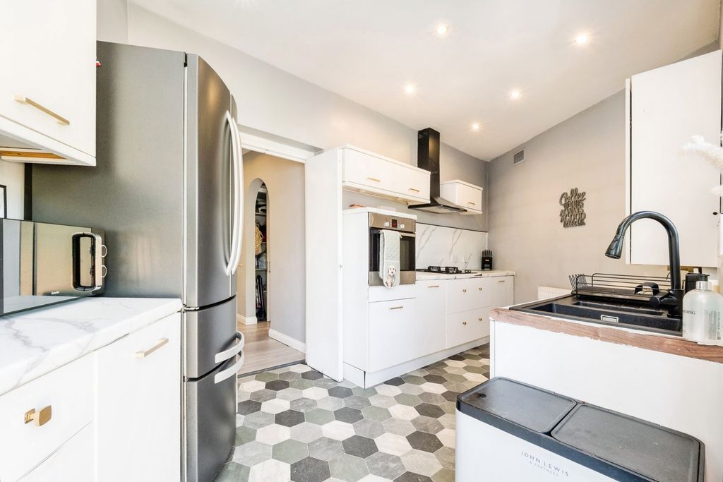 Property photo 3 of 23 Pbox-Img.Jpg
