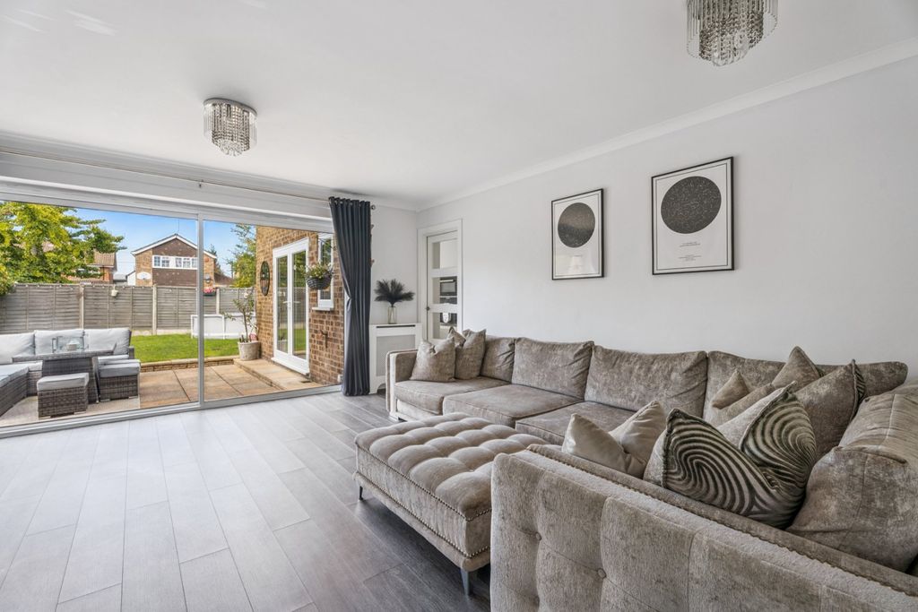 Property photo 3 of 19 Picture No. 01