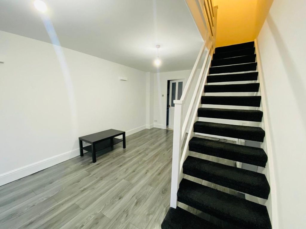 Property photo 3 of 11 5.Jpg