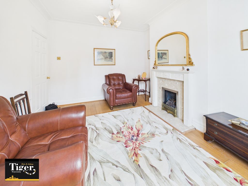 Property photo 3 of 15 Cam01931G0-Pr0336-Still003