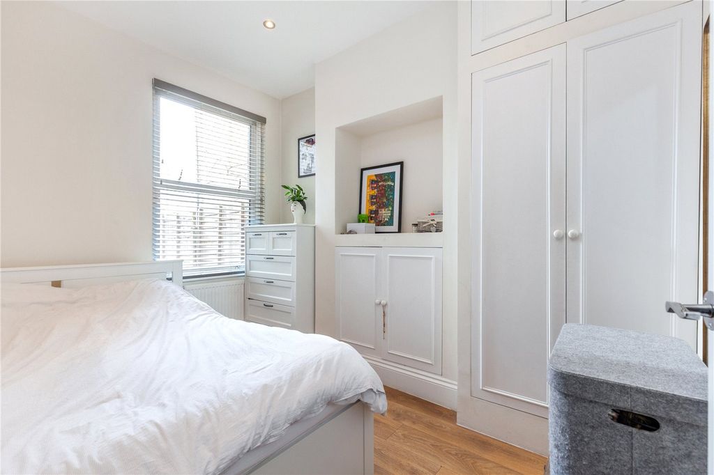 Property photo 3 of 8 Picture No. 17