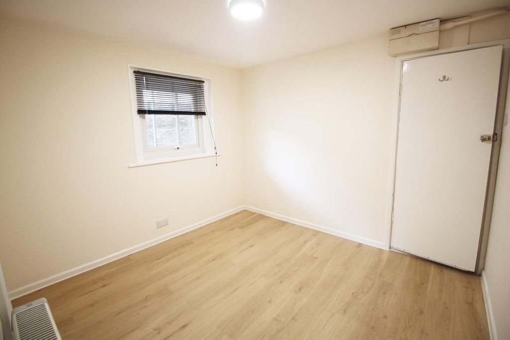 Property photo 3 of 4 Liv.Jpg