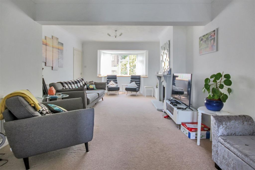 Property photo 2 of 21 Living Room