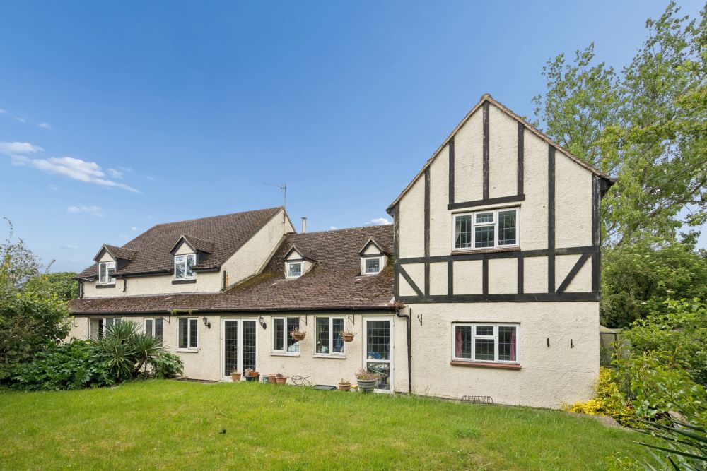 Property photo 2 of 17