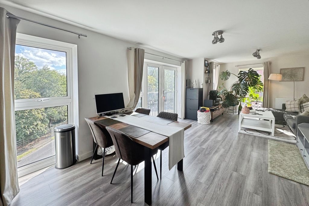 Property photo 2 of 14 Pbox-Img.Jpg
