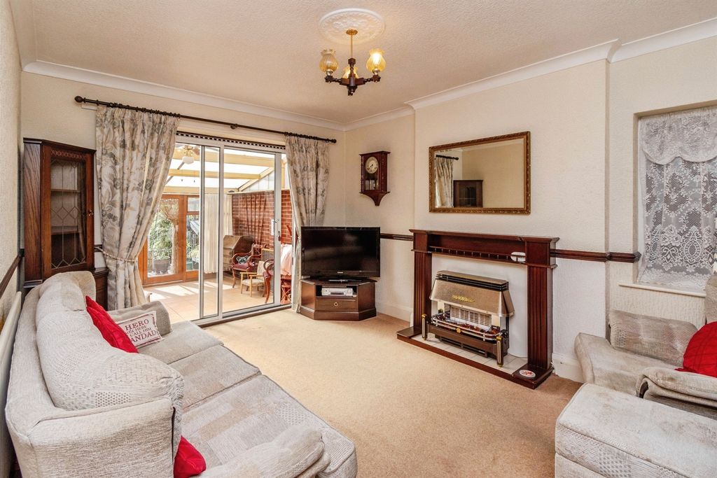 Property photo 3 of 17