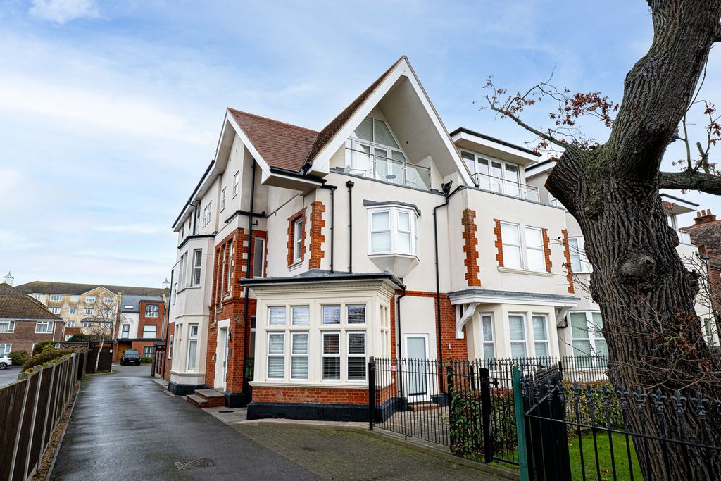 Property photo 1 of 25