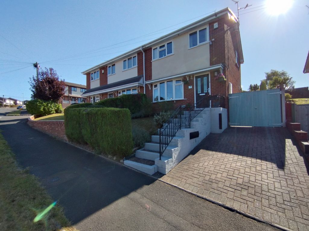 Property photo 1 of 28