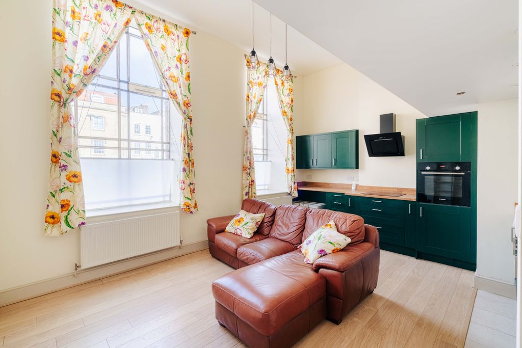Property photo 1 of 11 1