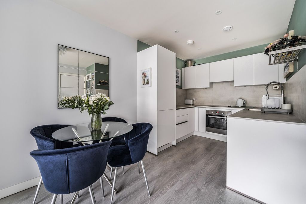Property photo 3 of 15 1332419-5-6889ee6...