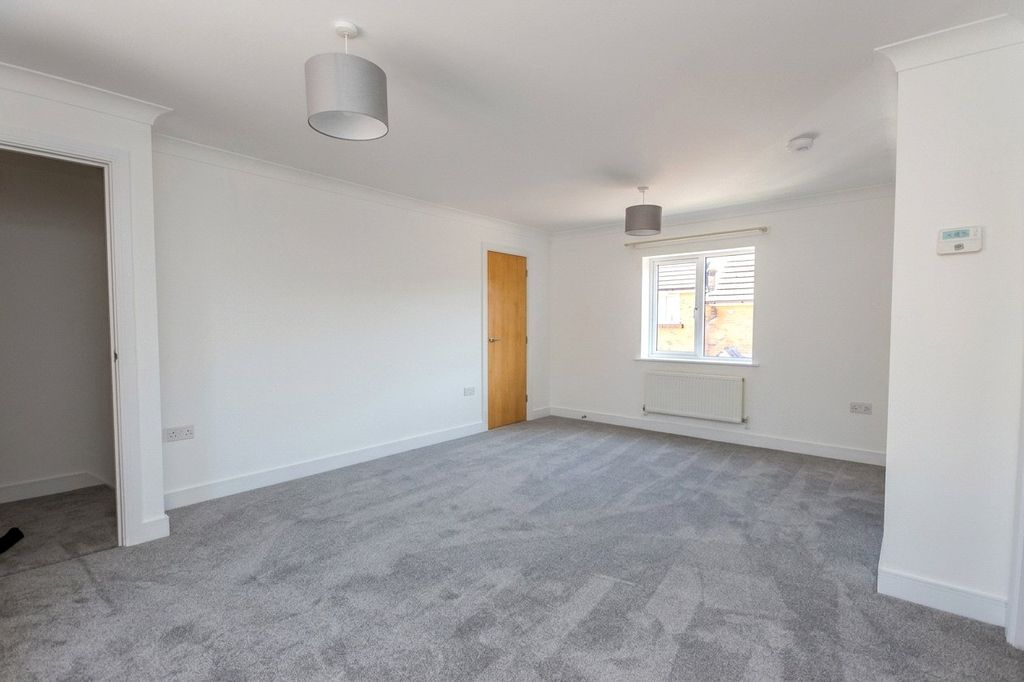 Property photo 3 of 12 Picture No. 27