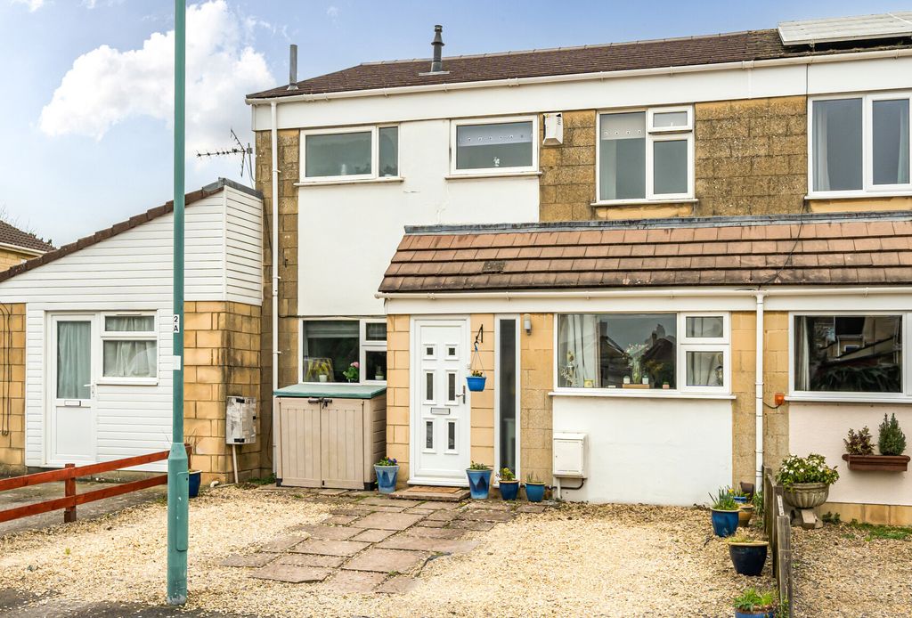 Property photo 2 of 16 Front Aspect