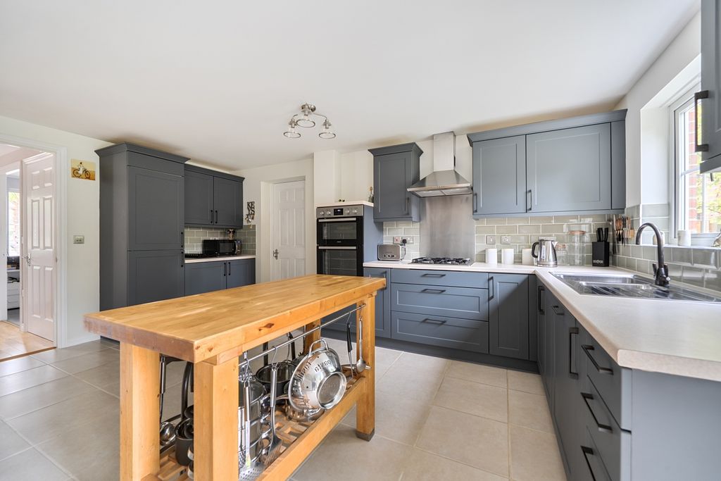 Property photo 2 of 20 1484132 (7)