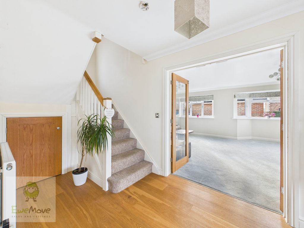 Property photo 2 of 26 Entrance Hall