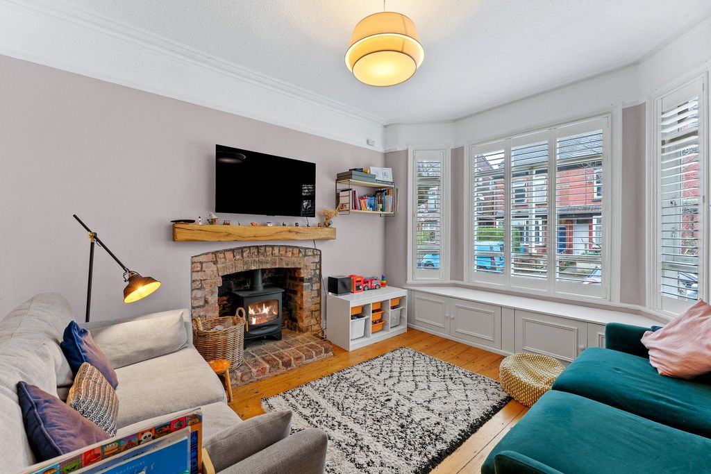 Property photo 2 of 23