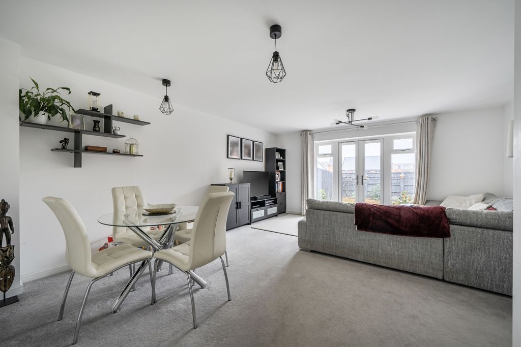 Property photo 3 of 19 Living Room