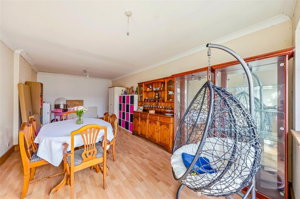 Additional image 5 of 5 bed detached house for saleHeather Drive, Dartford DA1