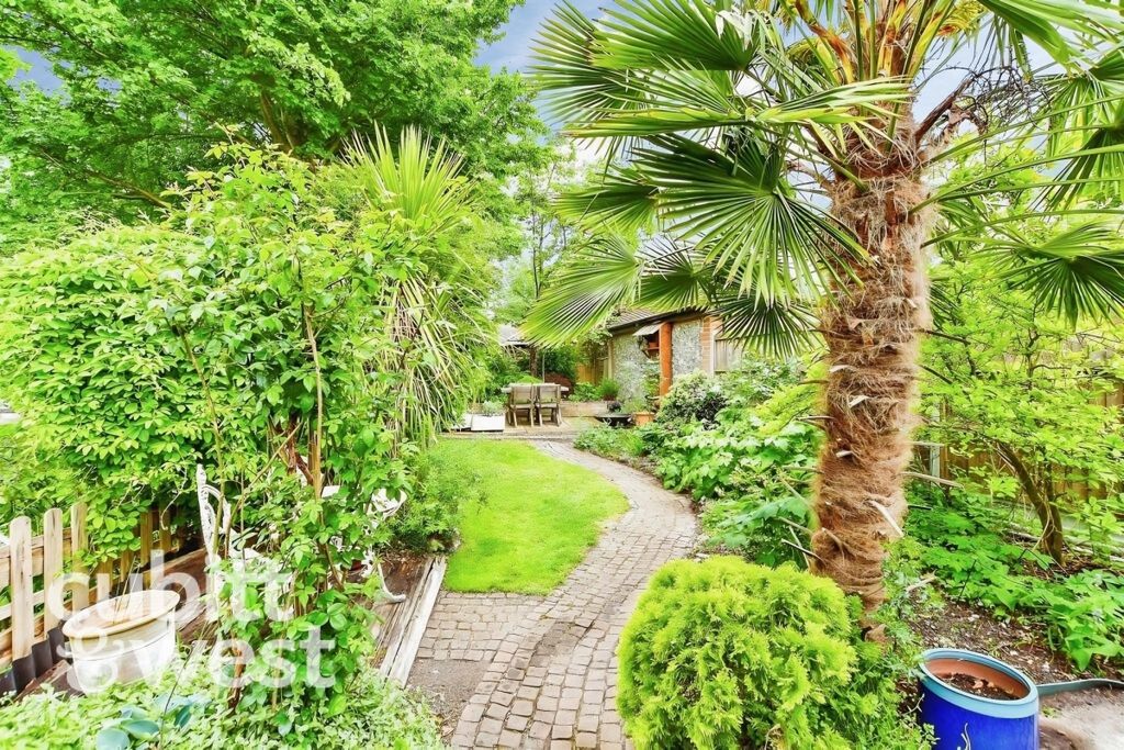 Property photo 3 of 13