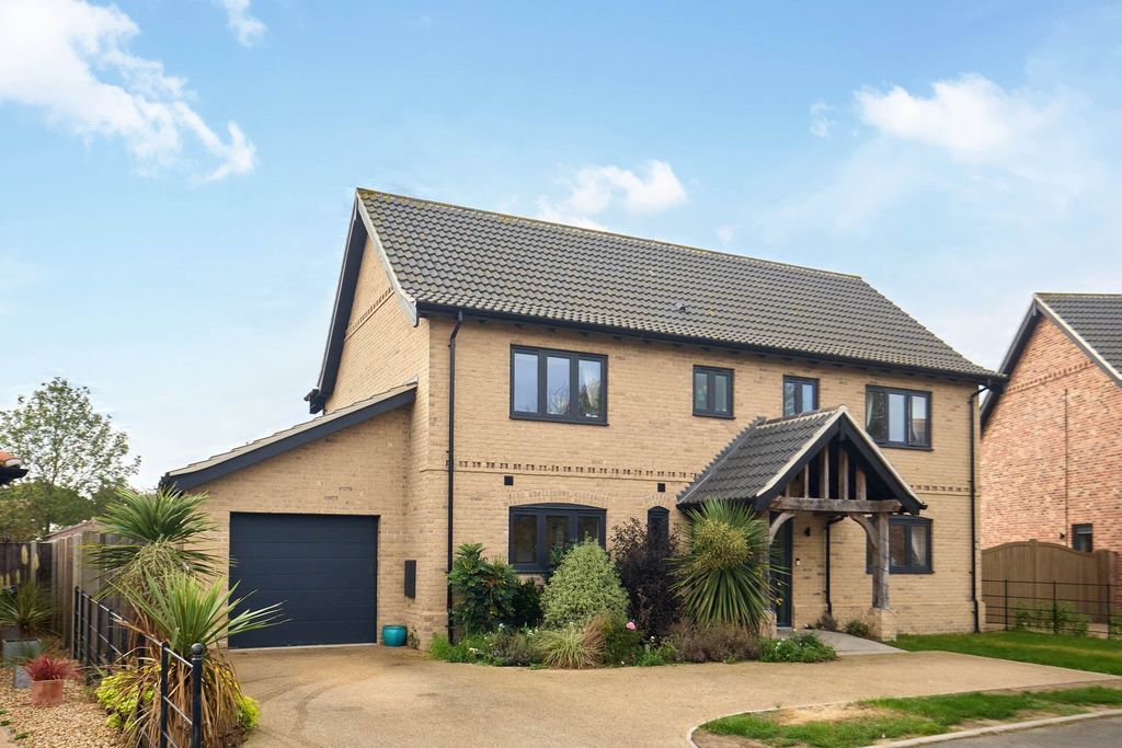 Property photo 1 of 34