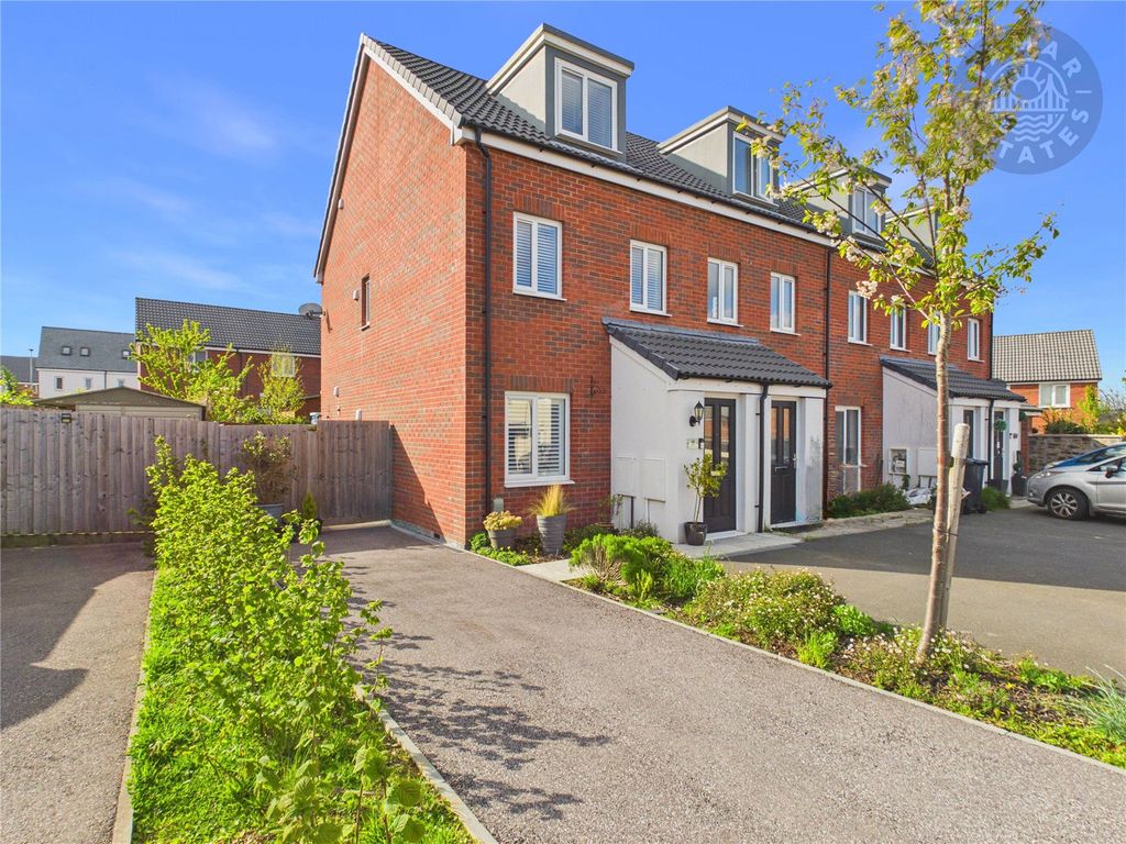 Property photo 1 of 17 Front Aspect