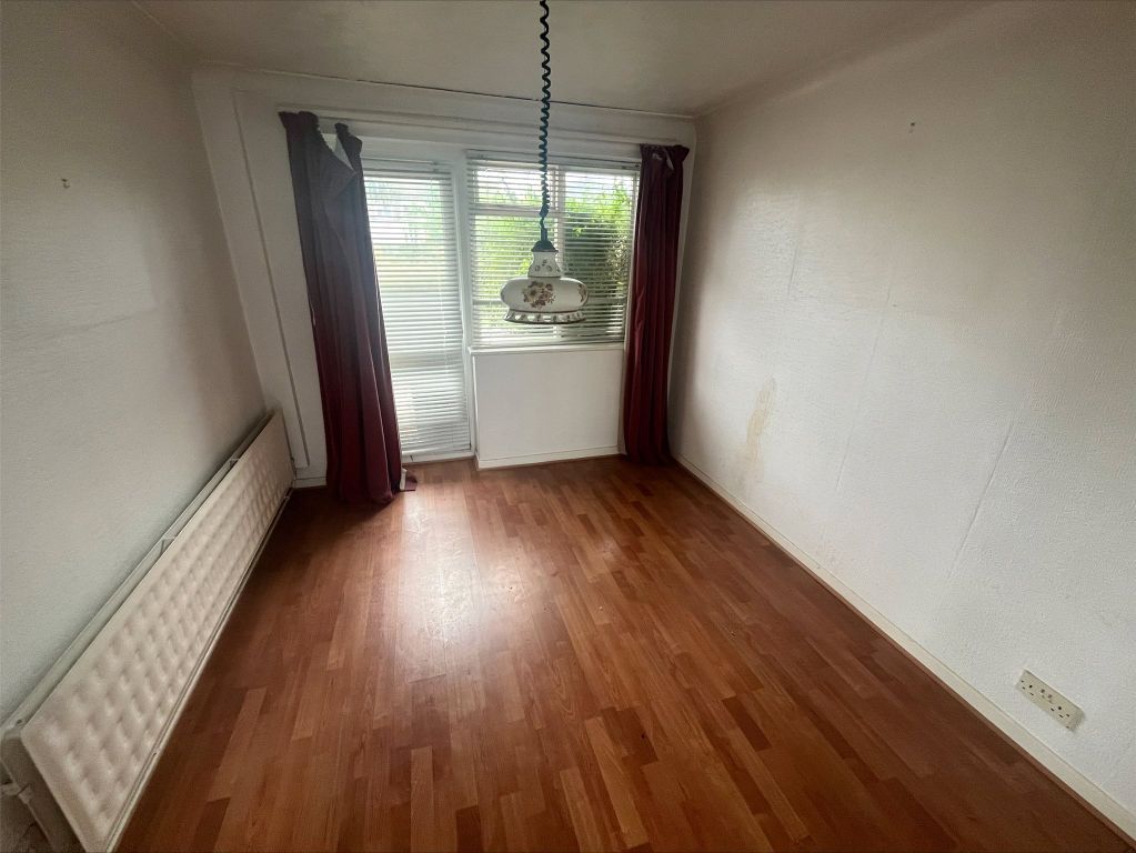 Property photo 3 of 10 Dining Room