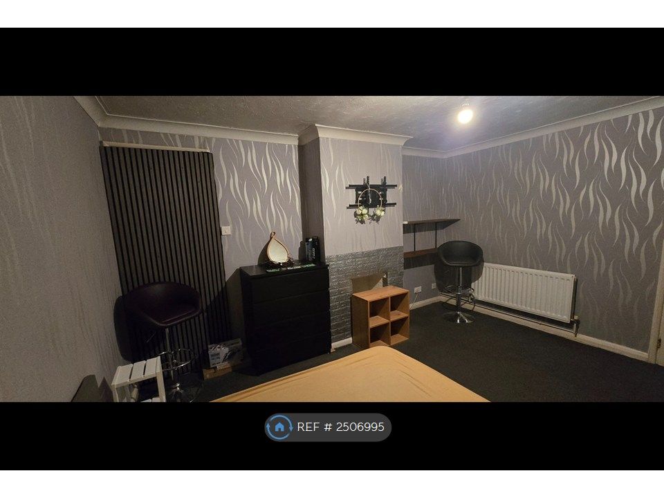 Property photo 1 of 3