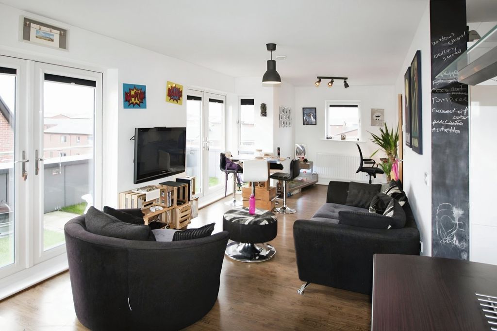 Property photo 2 of 11 Picture No. 23