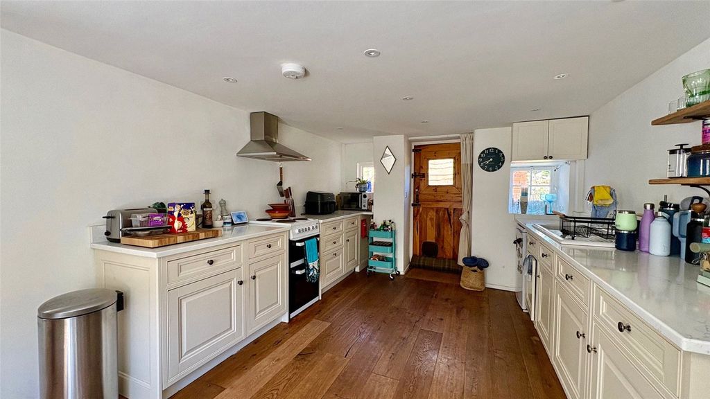 Property photo 2 of 12 Picture No. 21