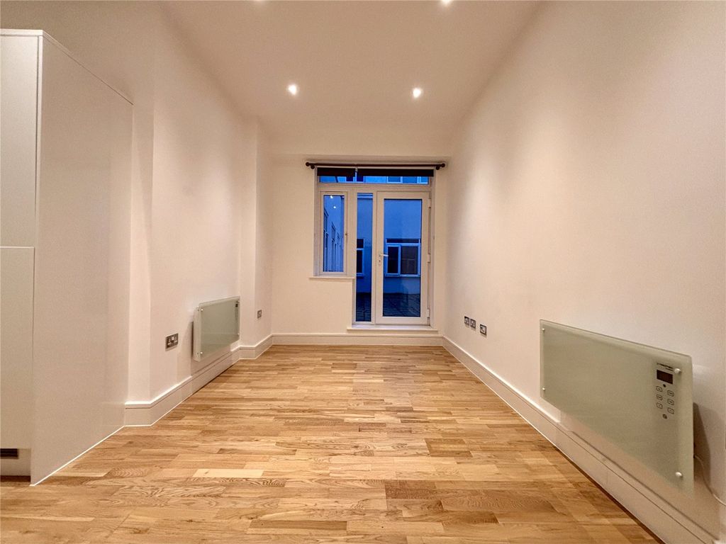 Property photo 3 of 7 Picture No. 08