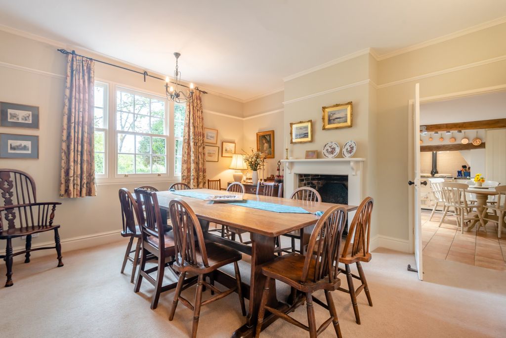 Property photo 2 of 21 Dining Room