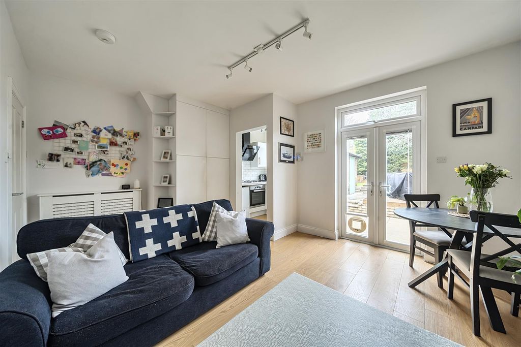 Property photo 2 of 17 1418425-13-69Ab2d033Afc7.Jpg