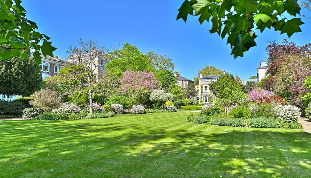 Property photo 3 of 22 Communal Gardens