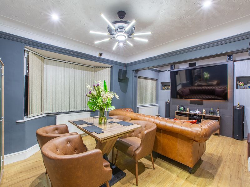 Property photo 2 of 27