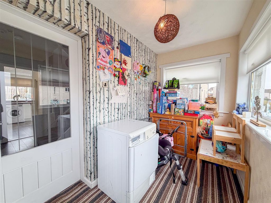 Property photo 3 of 24 Entrance Vestibule