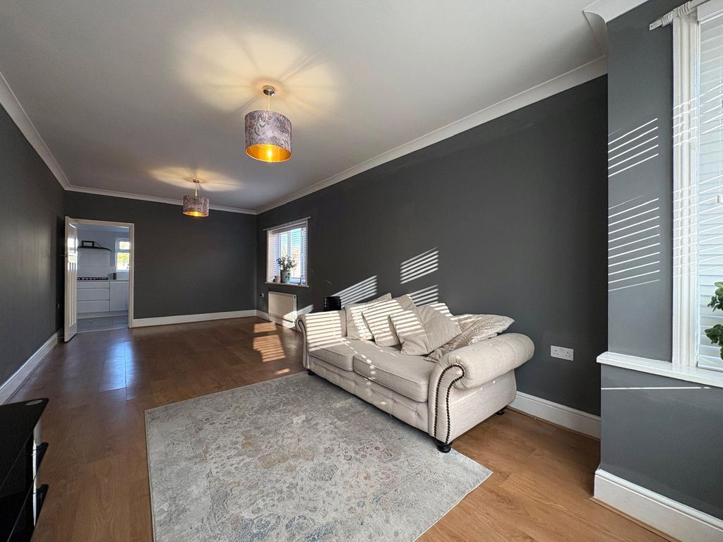 Property photo 2 of 17 Picture No. 06