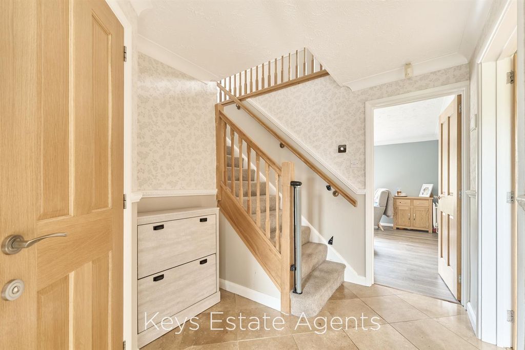 Property photo 2 of 30 P1609436_Hdr.Jpg