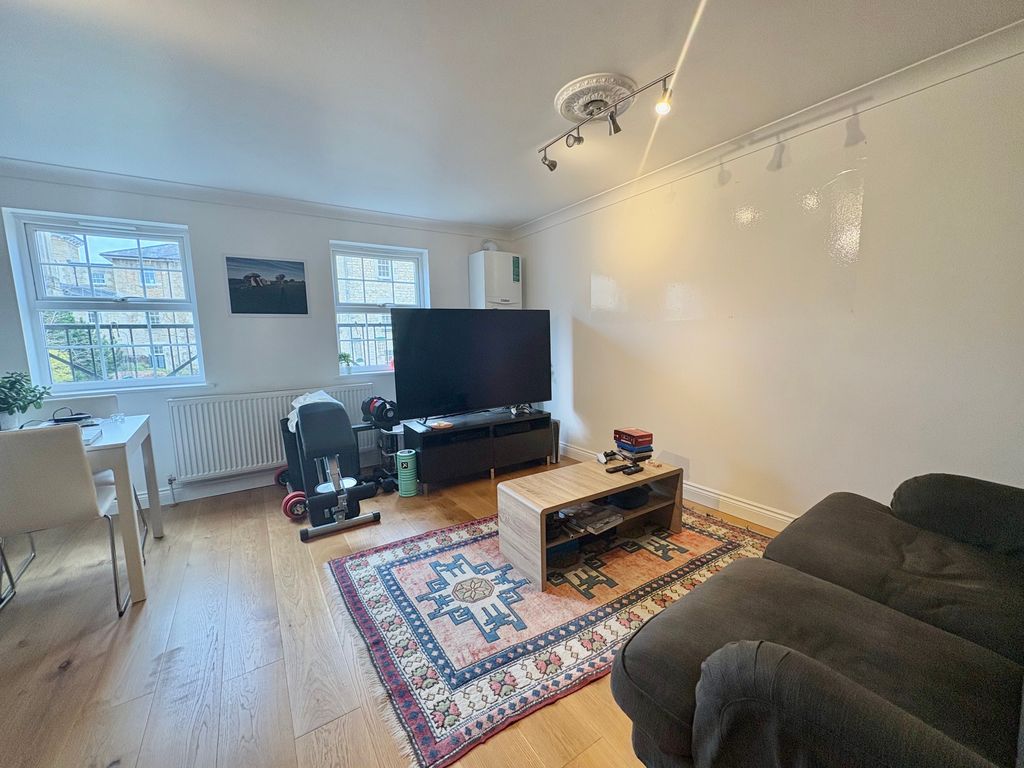Property photo 3 of 4