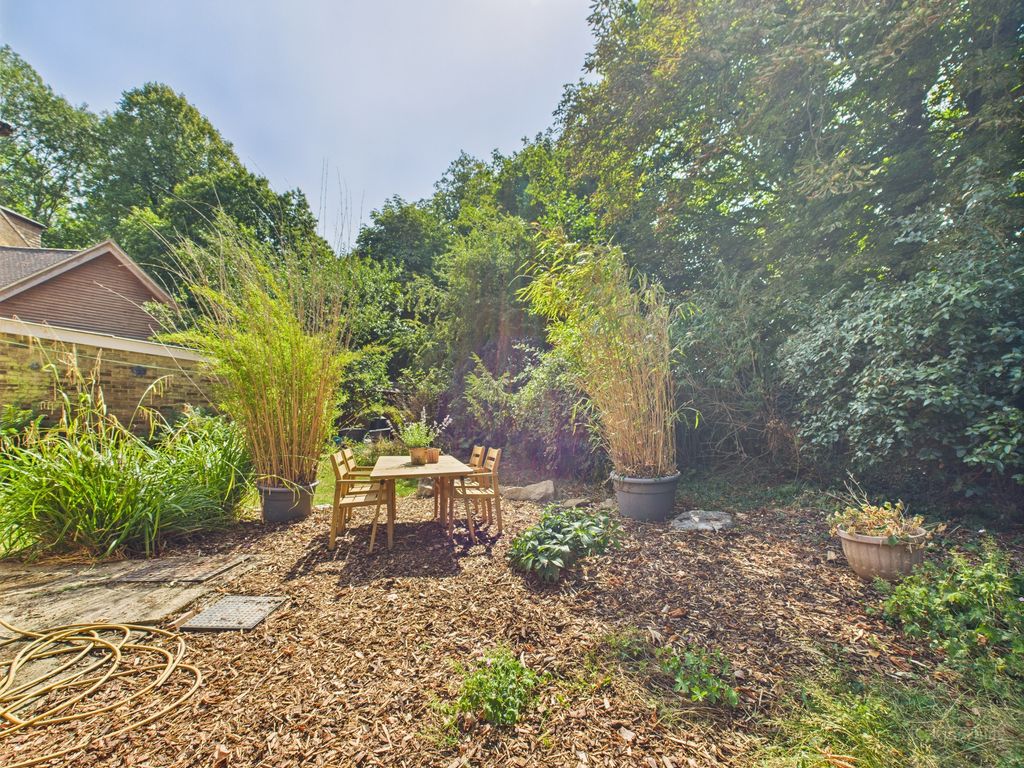 Property photo 3 of 14 Garden