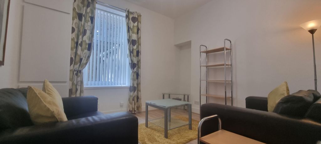 Property photo 2 of 10 Lounge